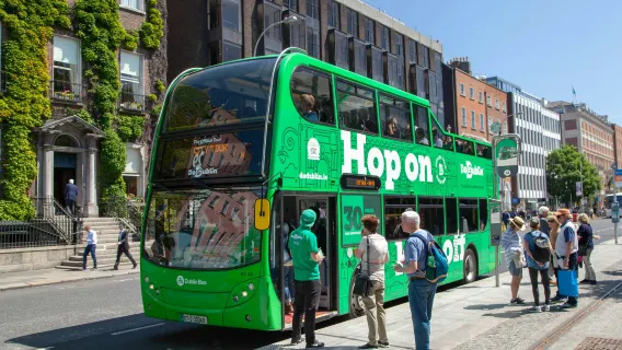 DoDublin: Hop-On Hop-Off Bus Tour + Live Guide