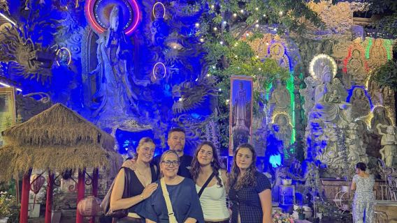 Danang Lokales Essen & Sightseeing mit Aodai Lady Rider Private