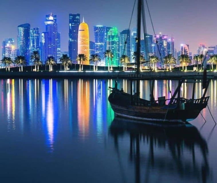 ドーハ：ディナー、軽食、送迎付きハーバーダウクルーズ