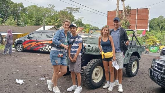 Yogyakarta: Aventura en jeep 4x4 por el volcán Merapi con desayuno