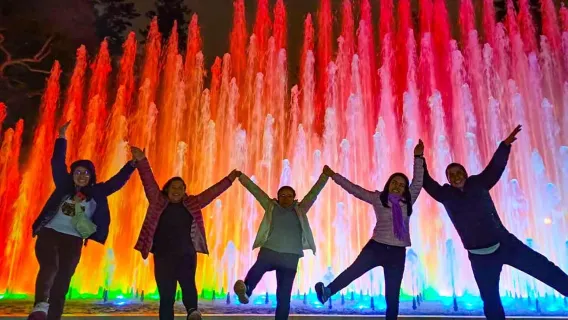 Tour Nocturno por Lima: Circuito Mágico del Agua y Espectáculo de Fuentes