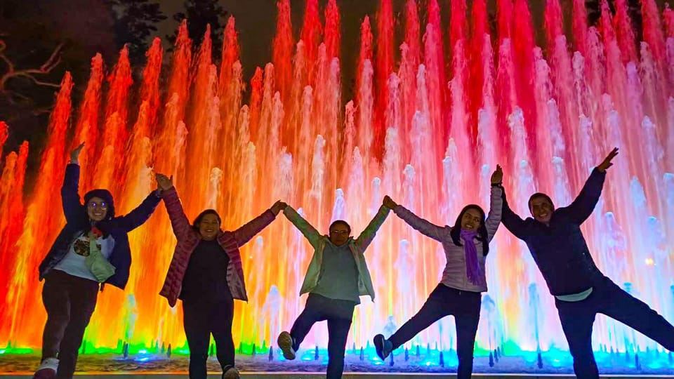 Tour nocturno por Lima: Circuito Mágico del Agua y espectáculo de fuentes