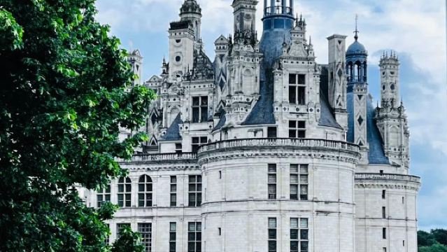 Loire Valley Castles in France (Chambord + Amboise Royal Castle + Royal Castle of Blois)