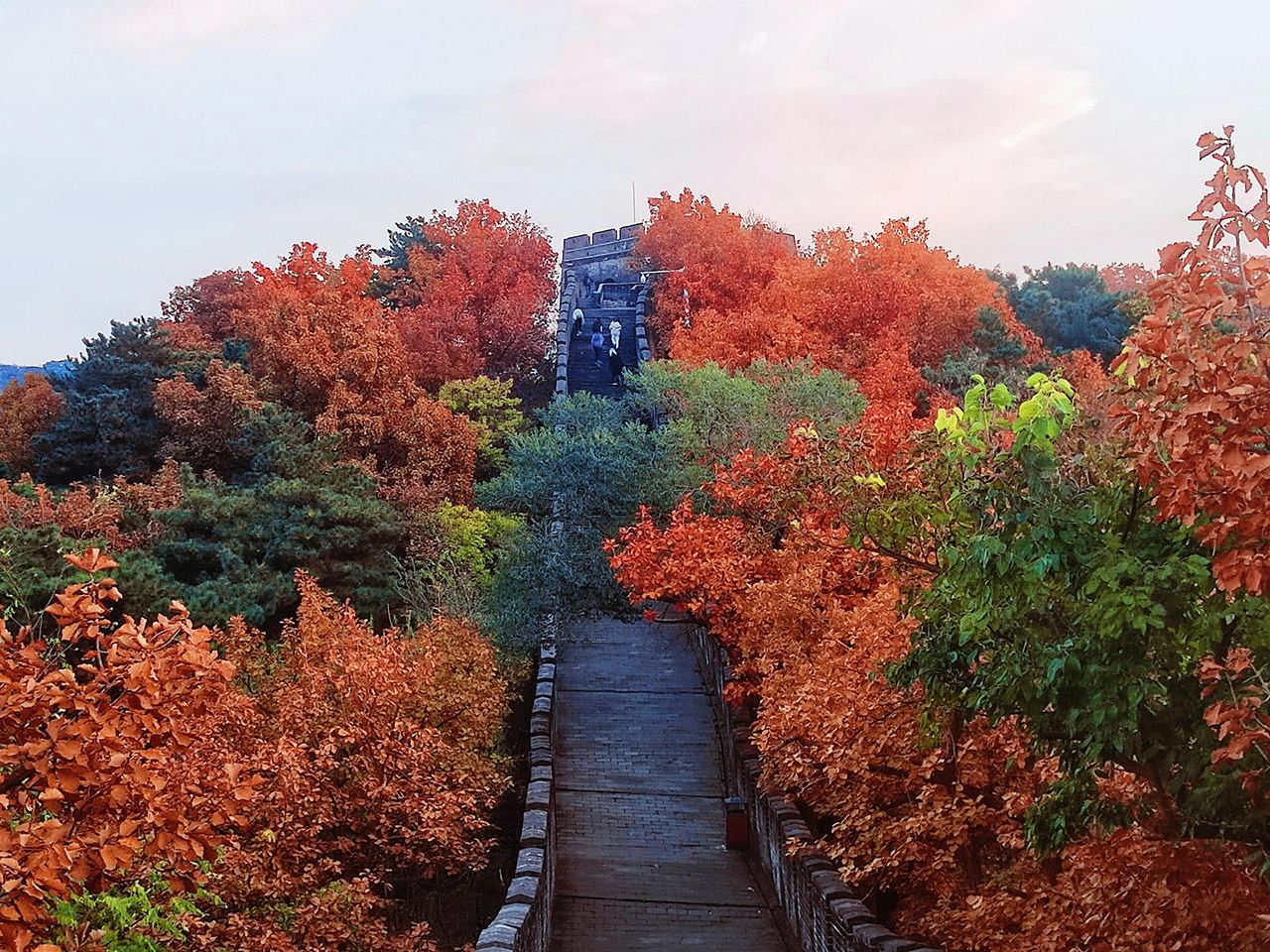 베이징 무톈위창청(모전욕장성) + 고루(구러우) 후통 서예 문화 체험 일일 이벤트 전세 버스 투어 문 앞 픽업 서비스