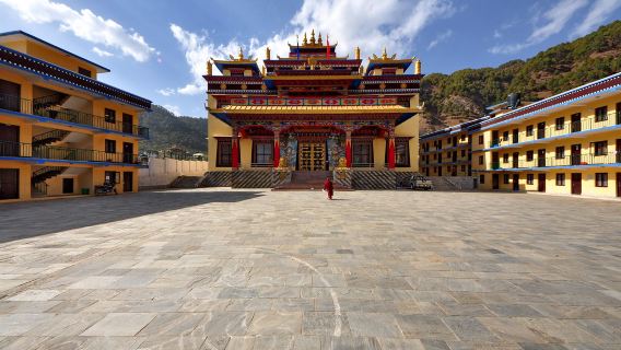 Valley of Gods and Monks: Dakshinkali Temple to Kirtipur Old Town Tour (Kathmandu)