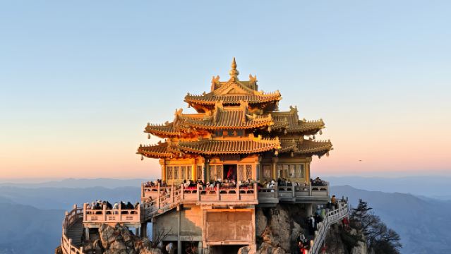 Premium small group for 4|Door-to-Door Pickup] 4-Person Lao Jun Mountain Day Tour