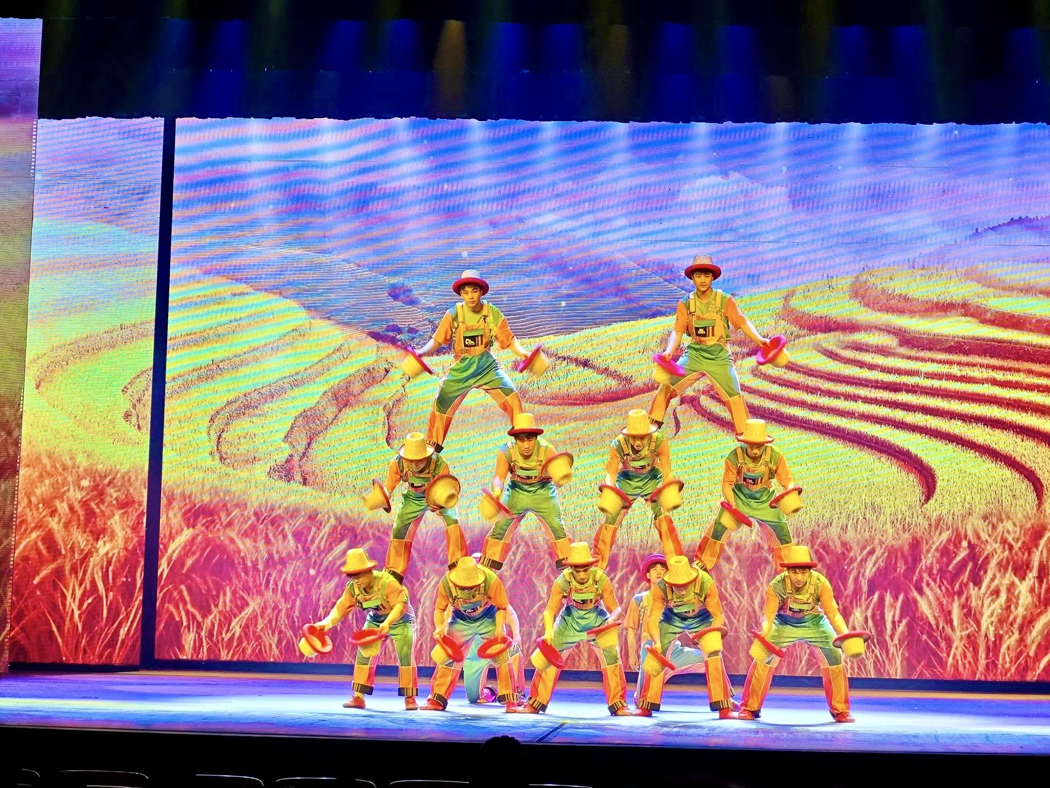 ทัวร์ 1 วัน กำแพงเมืองจีนด่านมู่เถียนอวี้ + โรงละครแดง ปักกิ่ง ◆ บริการภาษาอังกฤษ ◆ เลือกได้ทัวร์ส่วนตัวพร้อมบริการรับส่งถึงที่