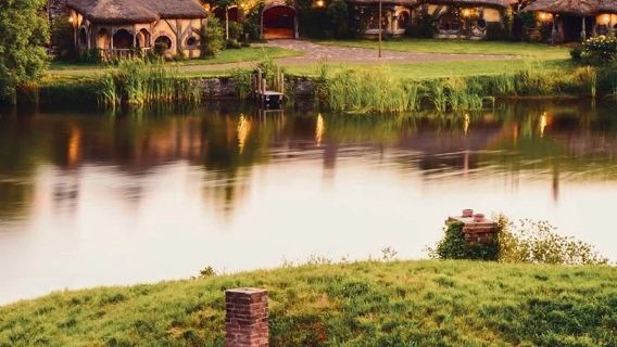 霍比村+懷託摩螢火蟲洞+蒂普亞毛利文化村｜包車一日遊