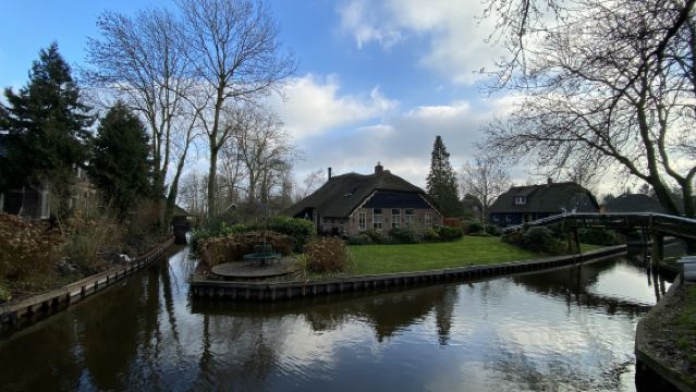Day Tour to Giethoorn, Afsluitdijk, Zaanse Schans [Small Group Max. 8 pax, Hotel Pick-Up]