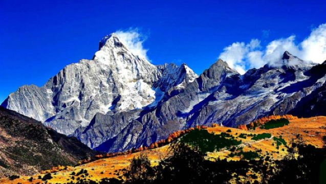 Chengdu Pure Fun | 1-day Tour to Shuangqiao Valley & Cat's Nose Ridge in Siguniang Mountain (Includes Tickets & Comfort Bus)