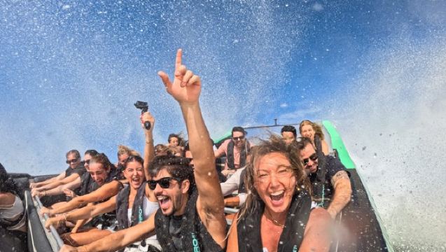 Perjalanan Seru 45 Menit dengan Jet Boat Berkecepatan Tinggi di Gold Coast