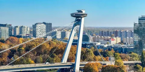 維也納來回:布拉迪斯拉發城堡+UFO觀景台包車【不含門票】
