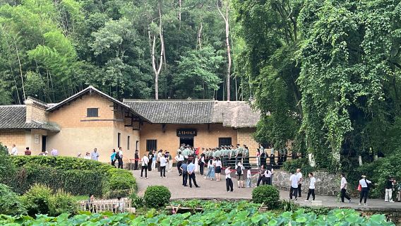 【私人導覽】毛澤東故居+銅像廣場+韶山毛澤東同志紀念館+人員導覽服務