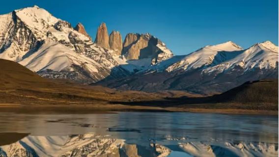 Excursion d'une journée au départ de Punta Arenas, Chili pour explorer le Parc national Torres del Paine et le Monument naturel Cueva del Milodón