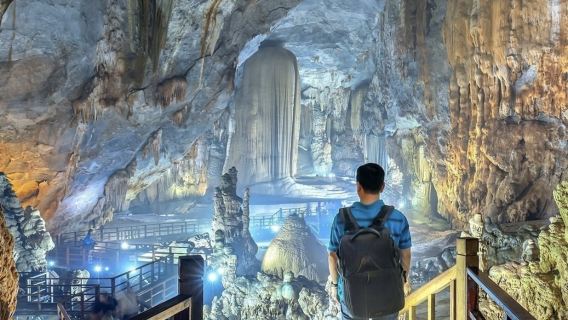 Vertrekt vanaf Huế | Ontdek Paradise Cave met gids, maaltijden en vervoer vanaf Hotel