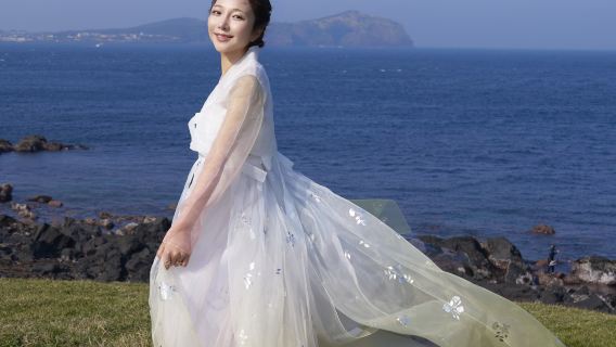 Experiencia de alquiler de hanbok y fotografía en la casa tradicional coreana en Jeju Seongsan (solo para no coreanos)