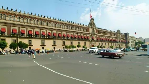 Bandar Lama Mexico Mendalam | Dataran Perlembagaan + Istana Negara + Kuil Agung + Istana Seni - Nikmati Persendirian Tanpa Risau