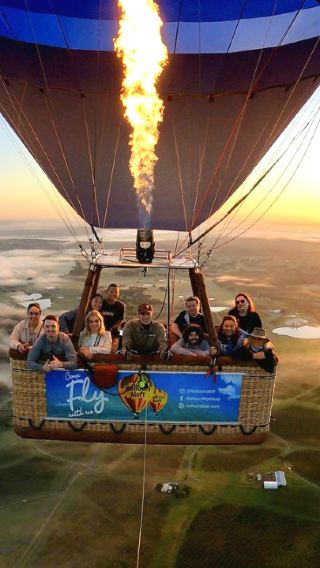 Hunter region hot air balloon ride 1-day tour in Australia [includes champagne breakfast/Sydney round-trip transfers]