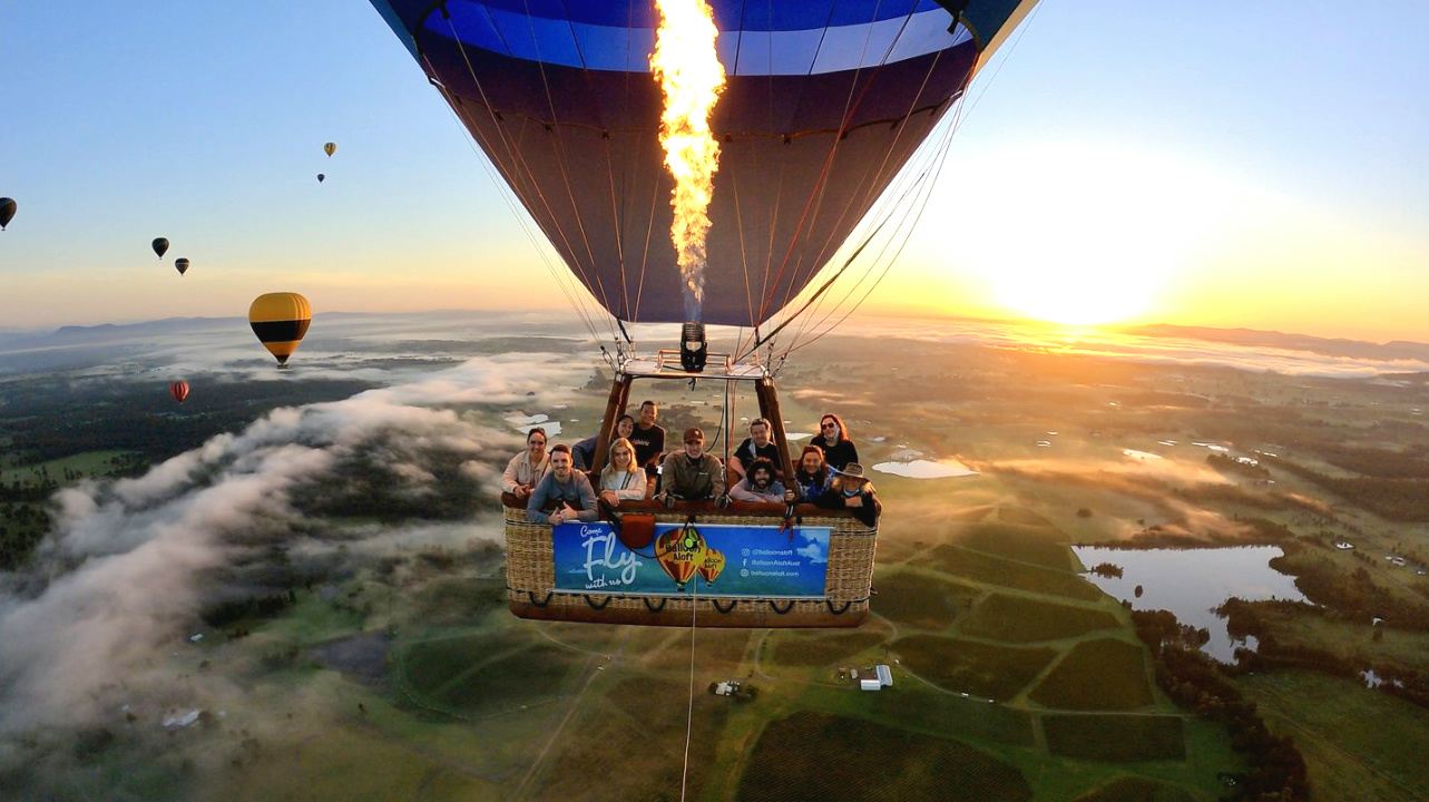 Excursión de un día con experiencia de vuelo en globo aerostático en el Valle de Hunter, Australia [incluye desayuno con champán y vistas al amanecer]