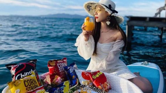 บ้านน้ำทะเลปะการังเซมปอร์นา-รีสอร์ทบ้านน้ำซัน-อินเทอร์เน็ตเซเลบริตี้เจลลี่ซี-แมวขี้เกียจท่องเที่ยว