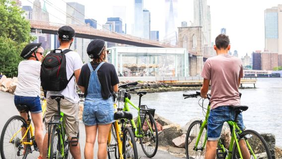 New York City Fahrradverleih an der Brooklyn Bridge - New York City Bike Rental at Brooklyn Bridge
