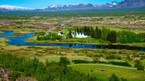 Golden Circle: Bus Tour + Audio Guide