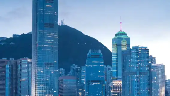 香港黃大仙祠+太平山頂+維多利亞港+天星小輪純玩一日遊