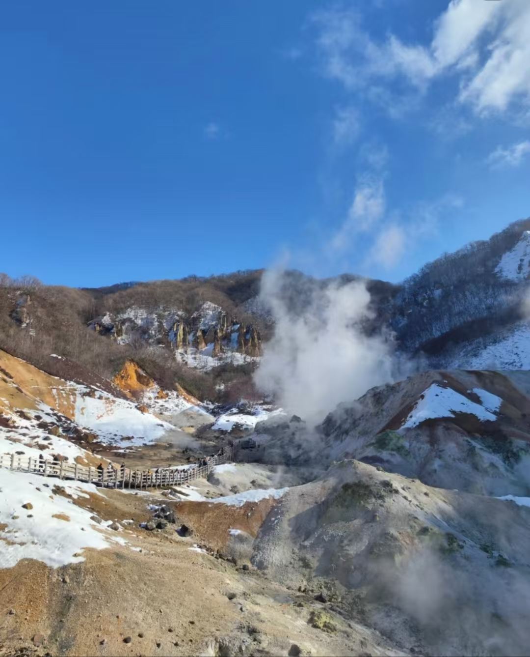 tour di un giorno in Giappone con noleggio con conducente esclusivo in lingua cinese a Sapporo + Bear Mountain + Noboribetsu Jigokudani + Lago Toya