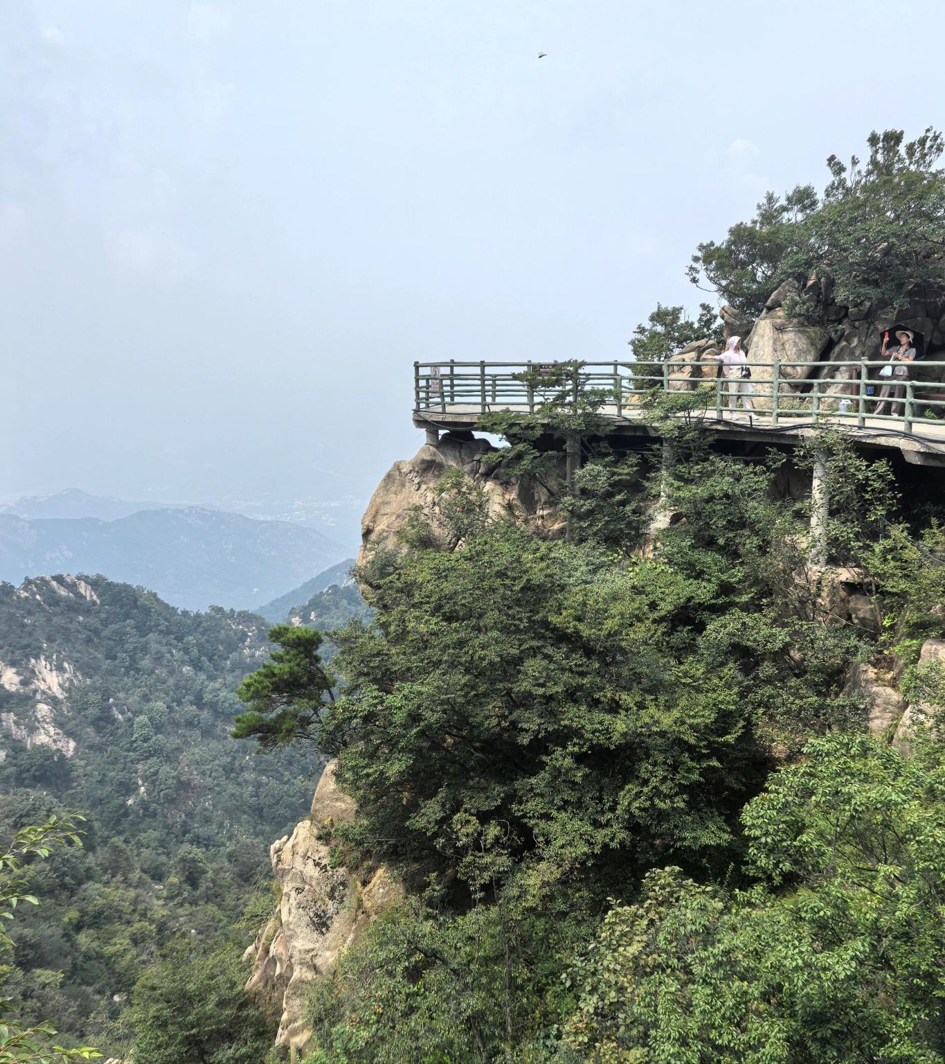 ทัวร์ 1 วัน จากชิงเต่า - สถานที่ท่องเที่ยวภูเขาเทียนเหมิงและเหมิงเหลียงกู่ที่หลินอี้ - บริการภาษาจีนและอังกฤษ