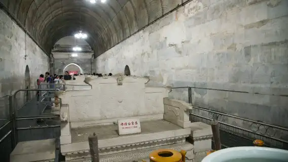 VIP private charter 1-day tour to Juyongguan Great Wall + Ming Tombs Dingling - independent group with no early wake-up