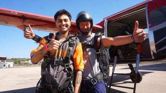 Skydive Algarve: Salto en tándem desde 3.000 m (hasta 4.500 m)