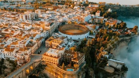 【龍達奇崖一日之旅】新橋鬥牛場+阿拉伯浴場+白色小鎮薩阿拉