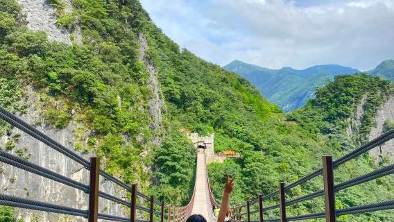 1-Day Chongqing Private Tour: 816 Nuclear Project + Mt.Wuling Great Rift Valley + Wujiang Cruise - Uncover China's Cold War Relics - Immersive Canyon Cliff Experience