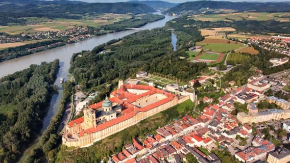 perjalanan satu hari Hallstatt, Salzburg, dan Melk dari Wina, Austria