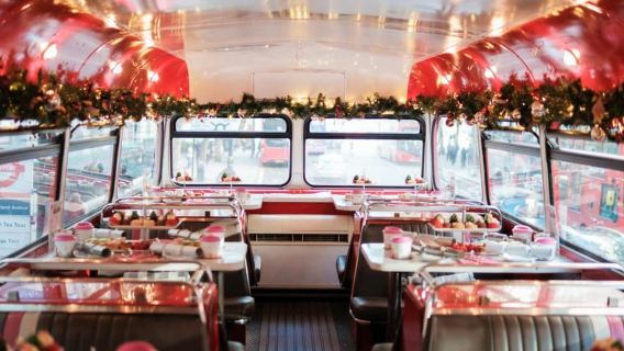Londres: Recorrido turístico en autobús con té de la tarde de Navidad