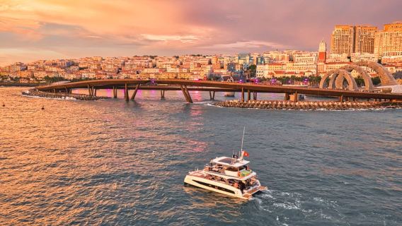 Phu Quoc Sunset Chilling Yacht Tour – Ocean Views, Music & Luxury food