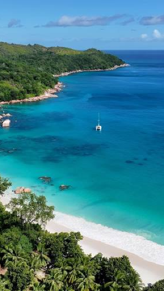 1-day tour to Praslin and La Digue in Seychelles | Anse Lazio beach and Vallée de Mai
