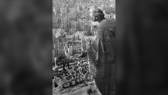 เดรสเดิน 1933-1945: ทัวร์เสียงนำตนเองเพื่อรำลึก