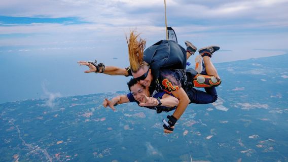 泰國芭堤雅Dropzone海景跳傘基地【含接送/高空跳傘/極限運動】