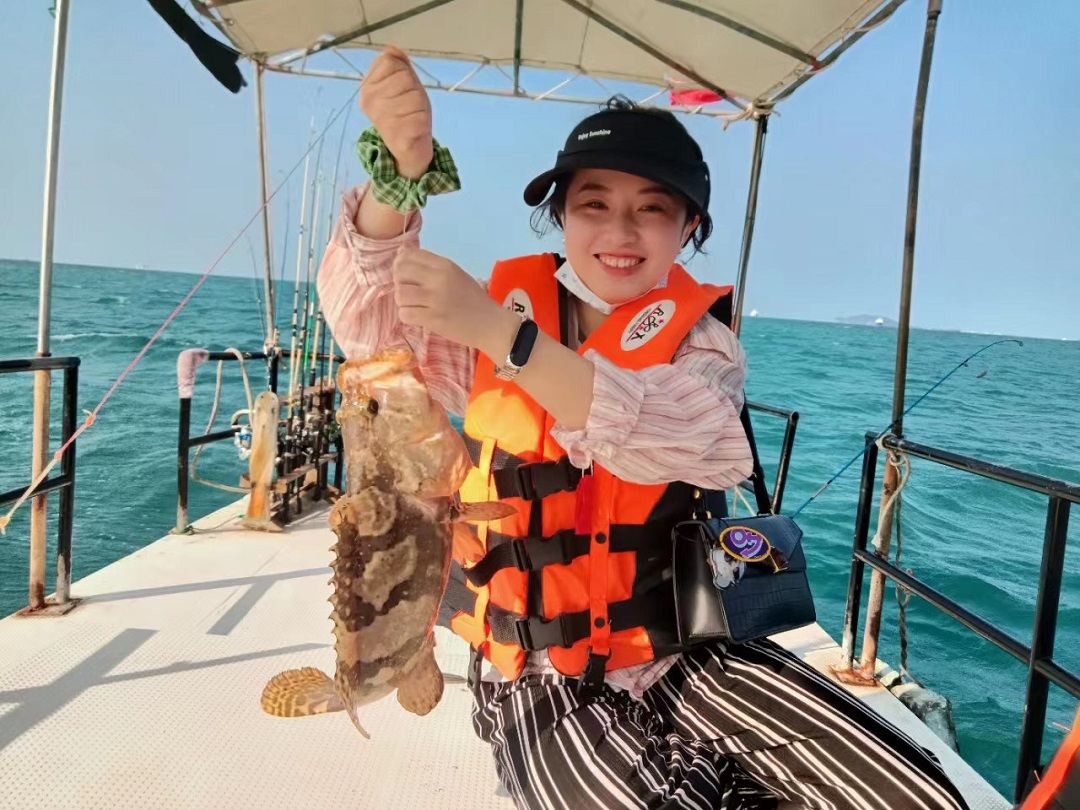 海南三亞專業釣魚艇出海海釣4小時【專業船長教學+免費提供魚竿魚餌+全程無二次消費】