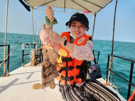 海南三亞專業釣魚艇出海海釣4小時【專業船長教學+免費提供魚竿魚餌+全程無二次消費】