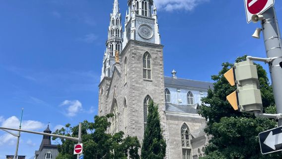 Canadian Mint + Governor General's Palace + Rideau Falls + Byward Market one-day tour with Chinese and English Service