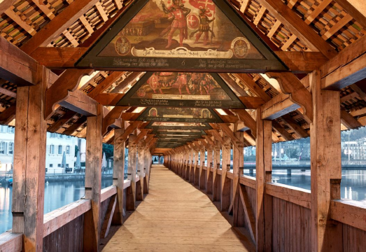 1-day tour of Chapel Bridge + Schwanenplatz + Lake Lucerne + Court Church of St. Leodegar