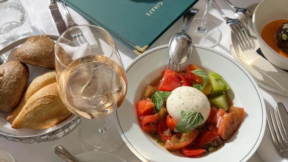 ресторан-инстаграм Girafe Restaurant в Париже, Франция: услуга бронирования столика в ресторане