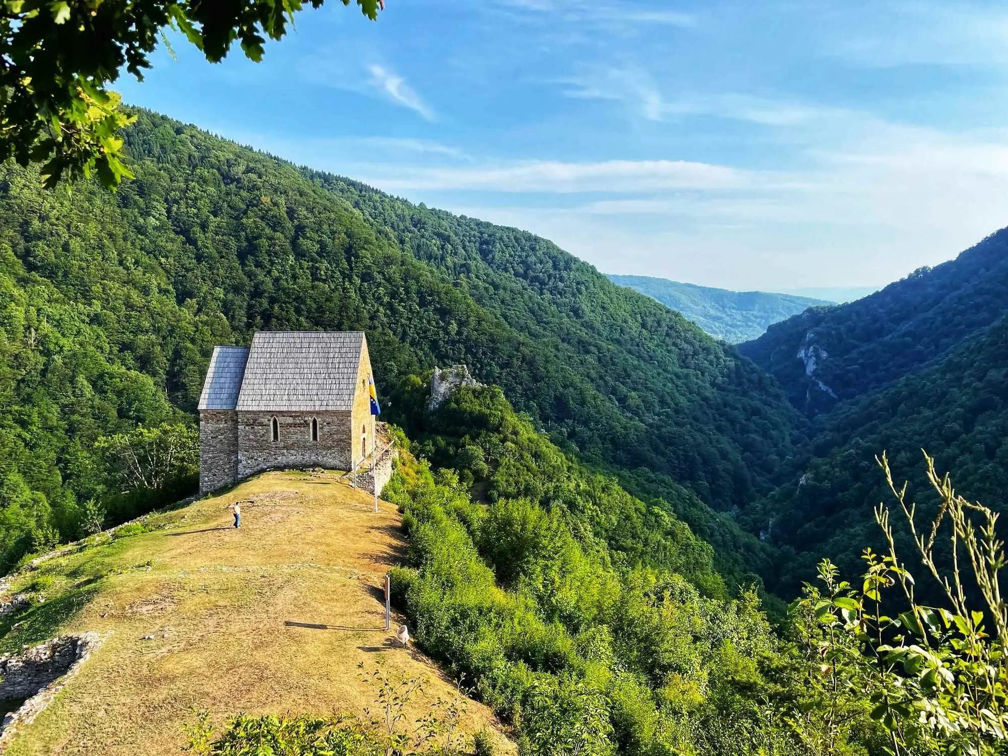 クロアチア・ボボヴァツ城+グラディナ要塞+ブロド城 日帰りツアー