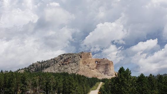 Hill City: Private Mount Rushmore, Crazy Horse & More Tour