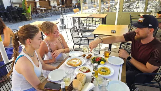 Chania: Evening Feasts - A Journey through Cretan Flavors