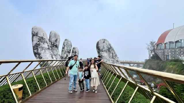 De Hue a Hoi An en coche privado pasando por el paso de Hai Van y el Puente Dorado