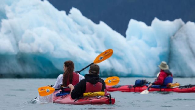 บัลเดซ: ทัวร์วันพายเรือคายัคที่ธารน้ำแข็งโคลัมเบีย