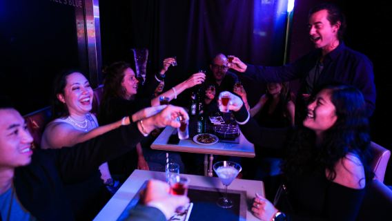 Vida nocturna en Taipéi: Pub Crawls en Taipéi y Cerveza Taiwanesa (2 opciones diferentes)